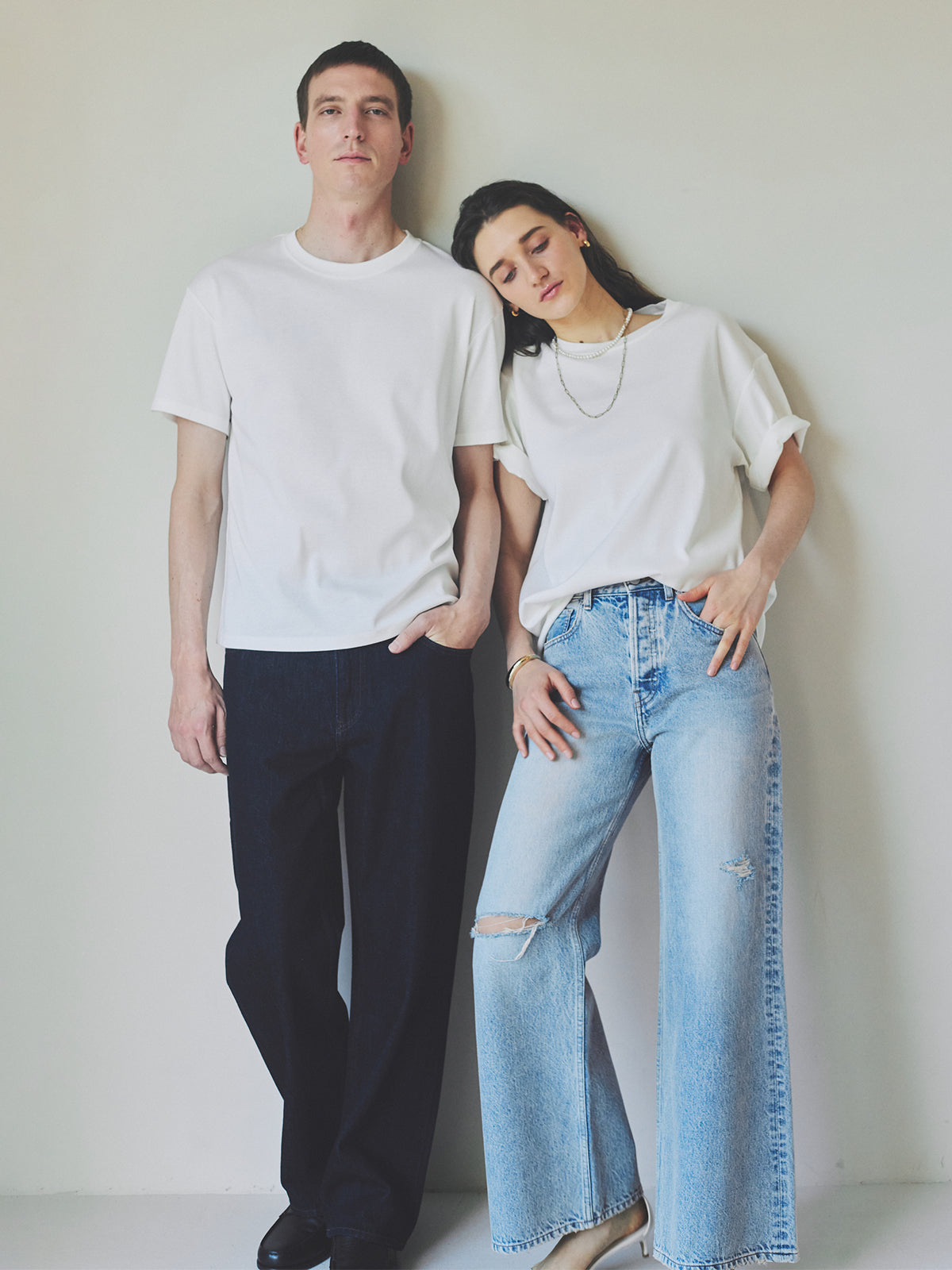 Male model: 182cm　Female model: 173cm　COLOR:WHITE　SIZE:F