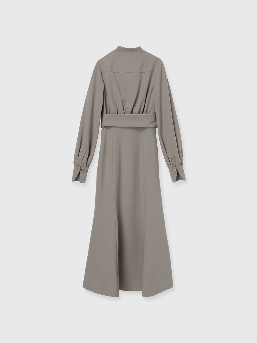 ノーカラーナローワンピース