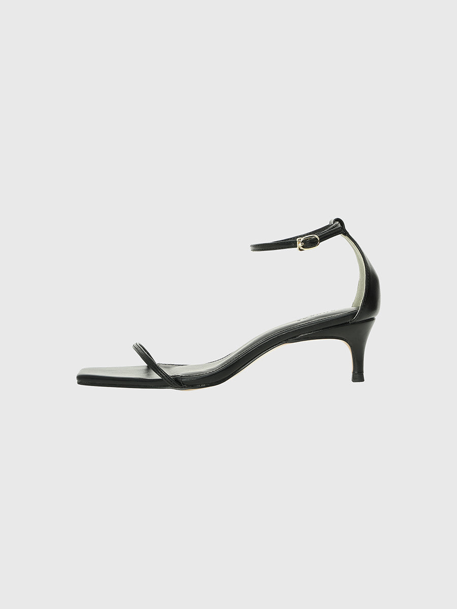 スクエアトゥナローバーサンダル