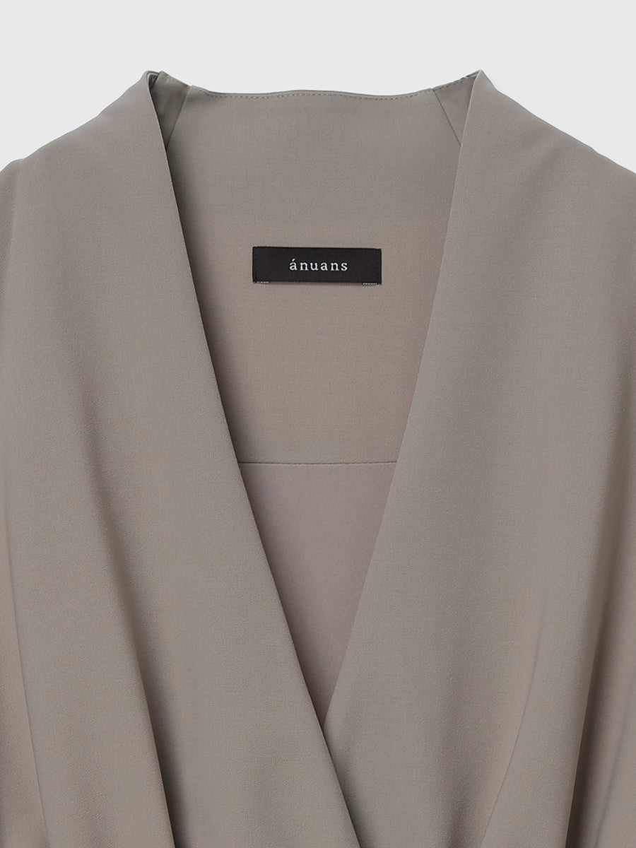 ノーカラーナローワンピース