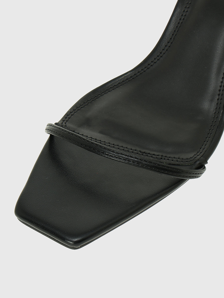 スクエアトゥナローバーサンダル