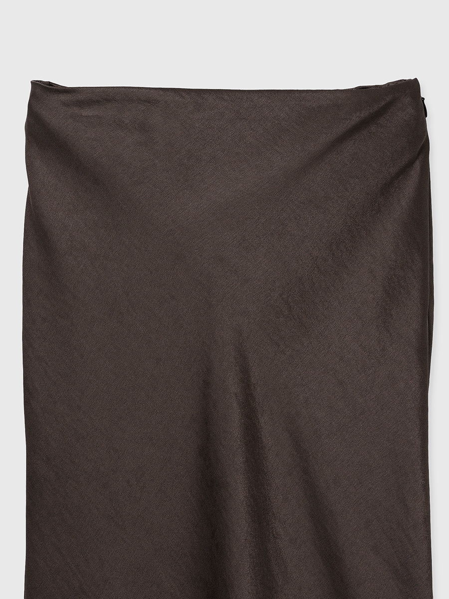 サテンナロースカート