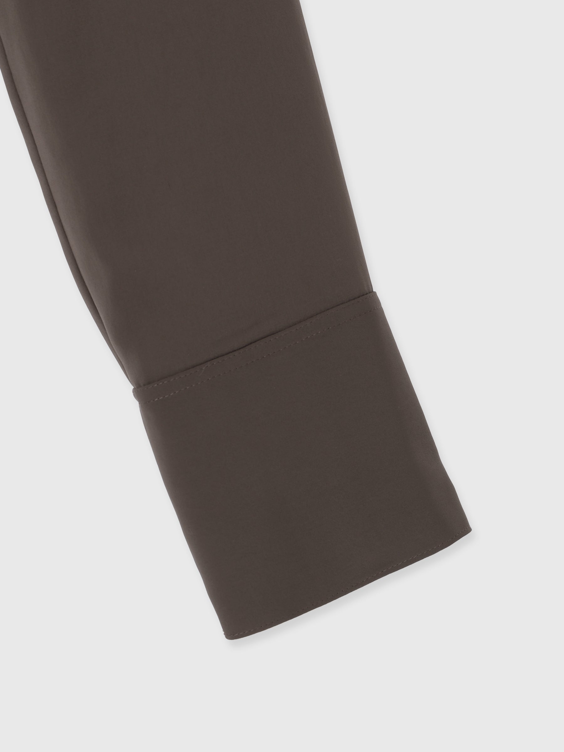 パウダーサテンドレープトップス