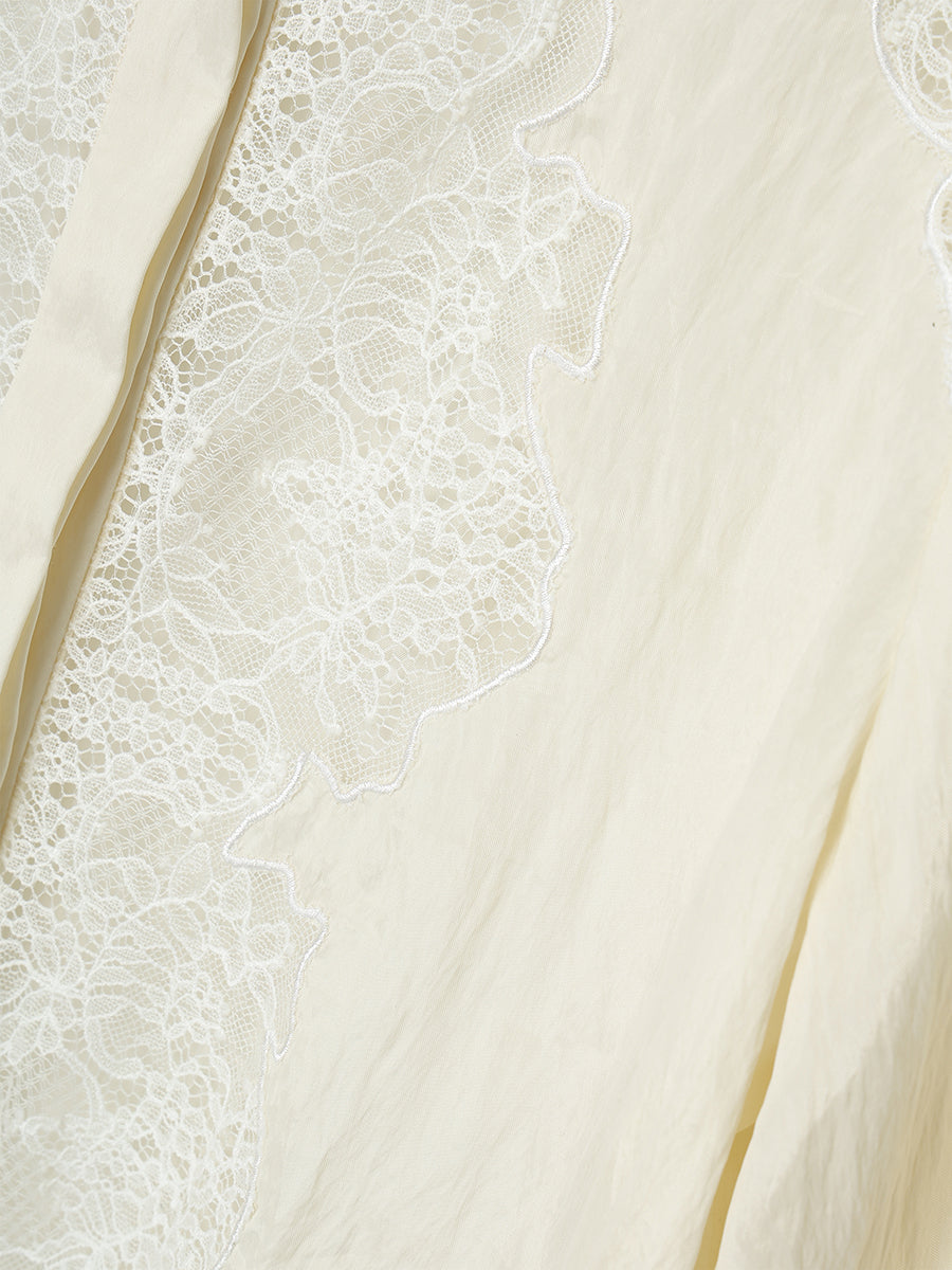 レースフレームボリュームブラウス