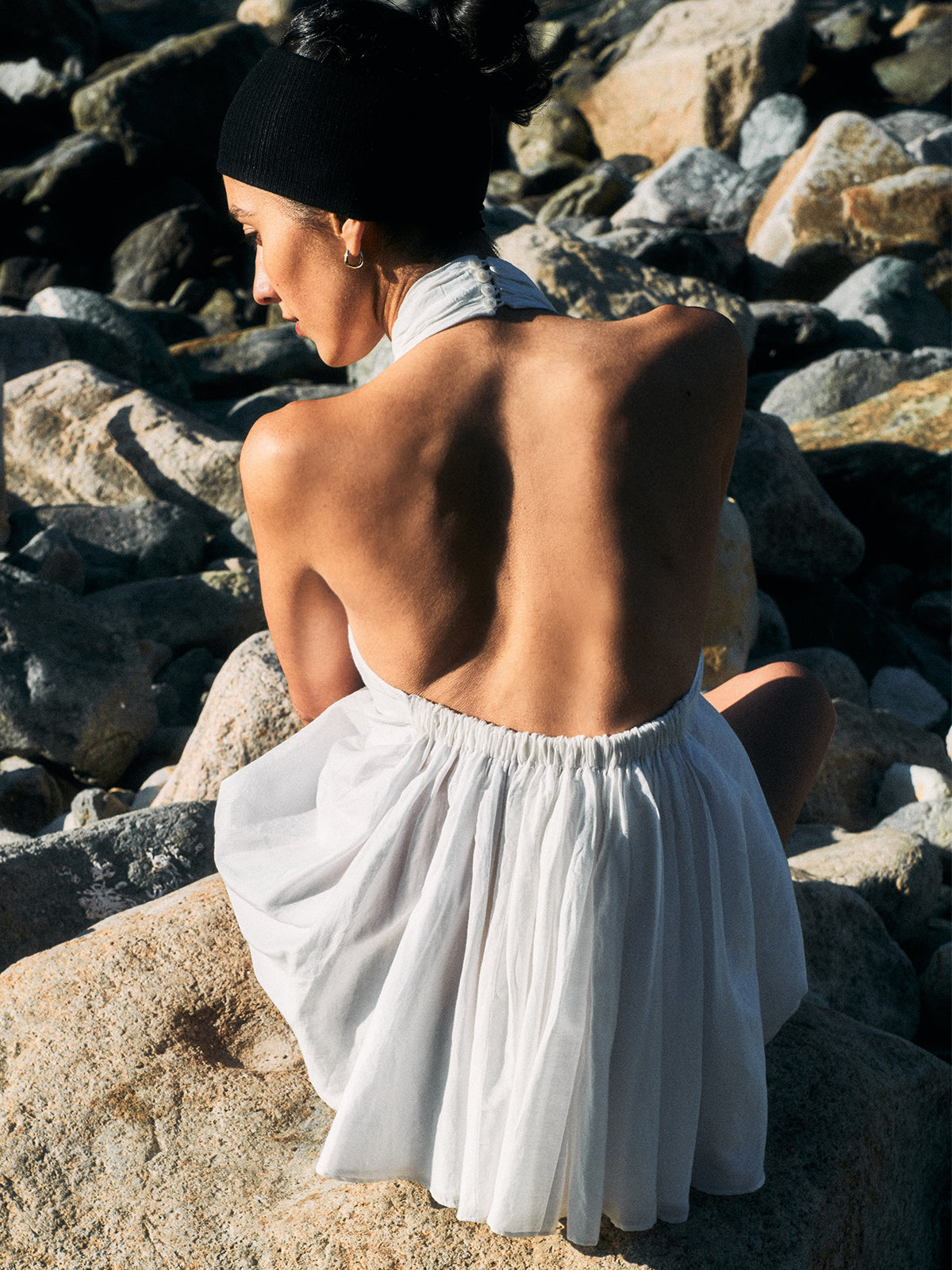 Indiaシルクブレンドバックオープンブラウス