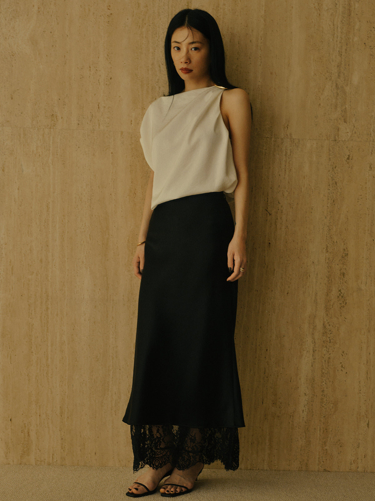 アクセサリードレープブラウス