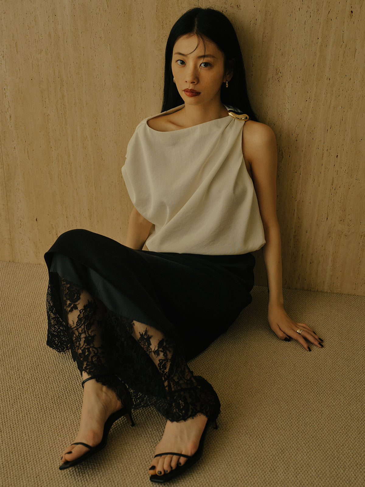 アクセサリードレープブラウス