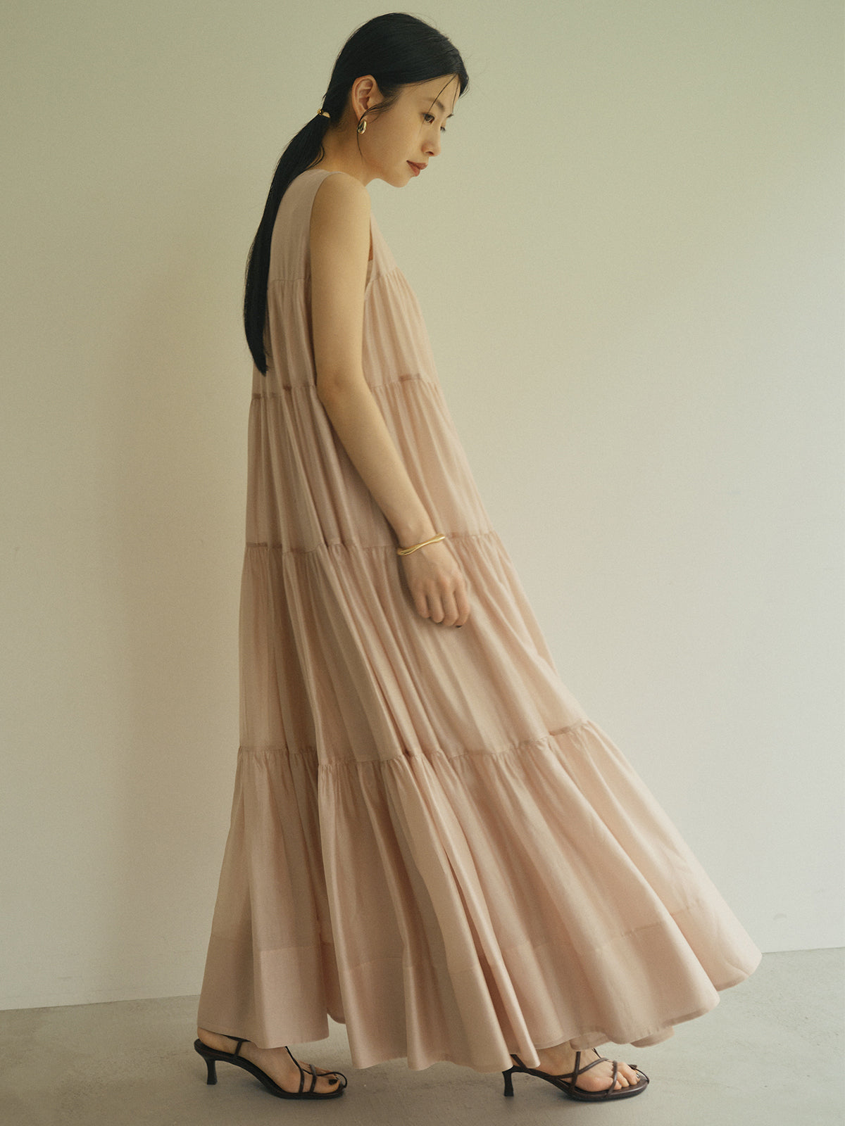 テンセルリッチオーガンティアードワンピース