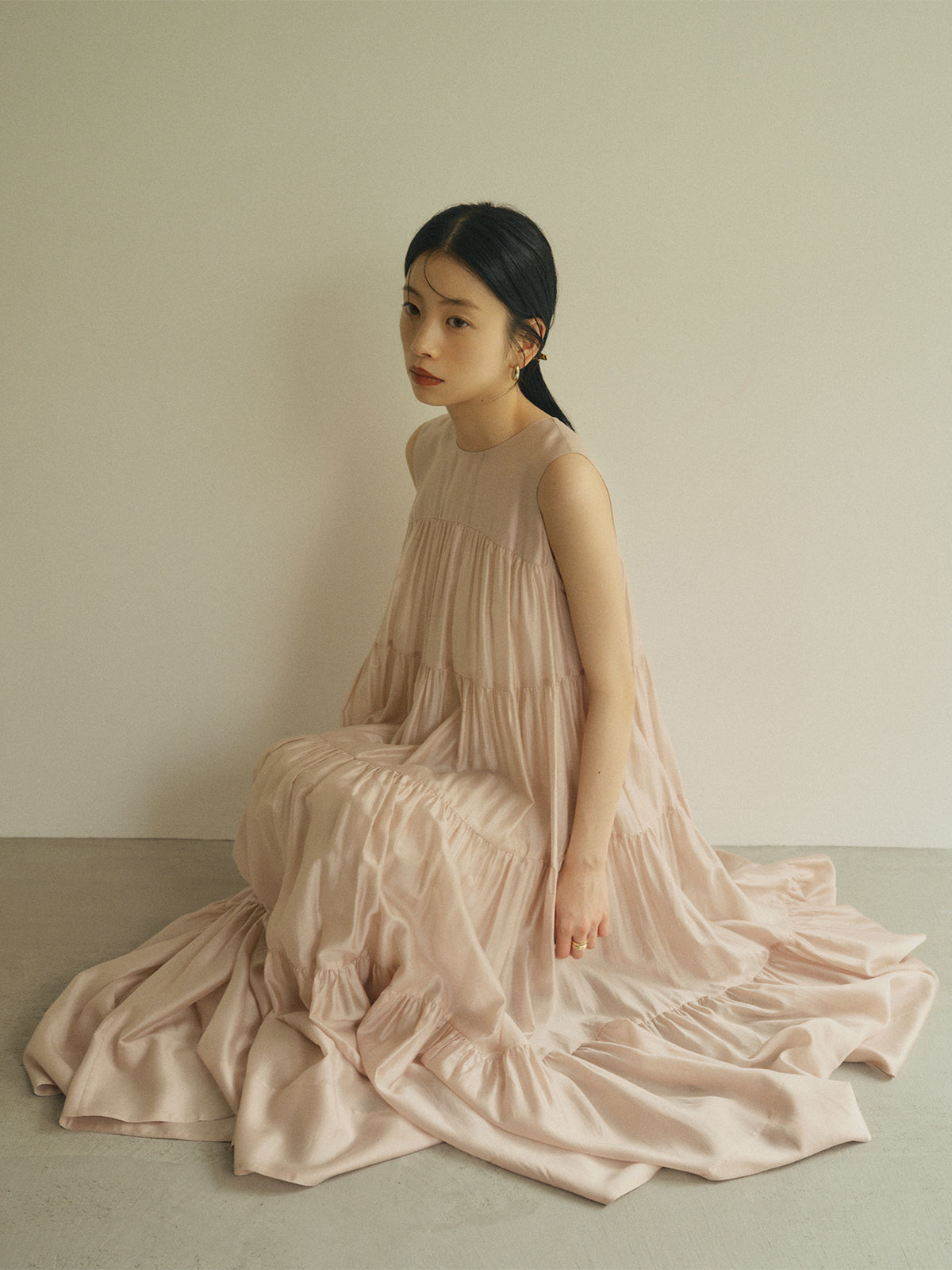 テンセルリッチオーガンティアードワンピース