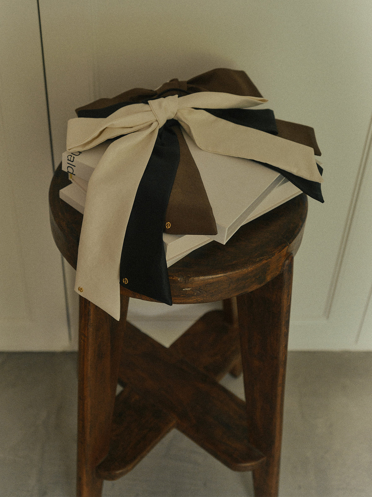 ヴィンテージサテンヘアリボン