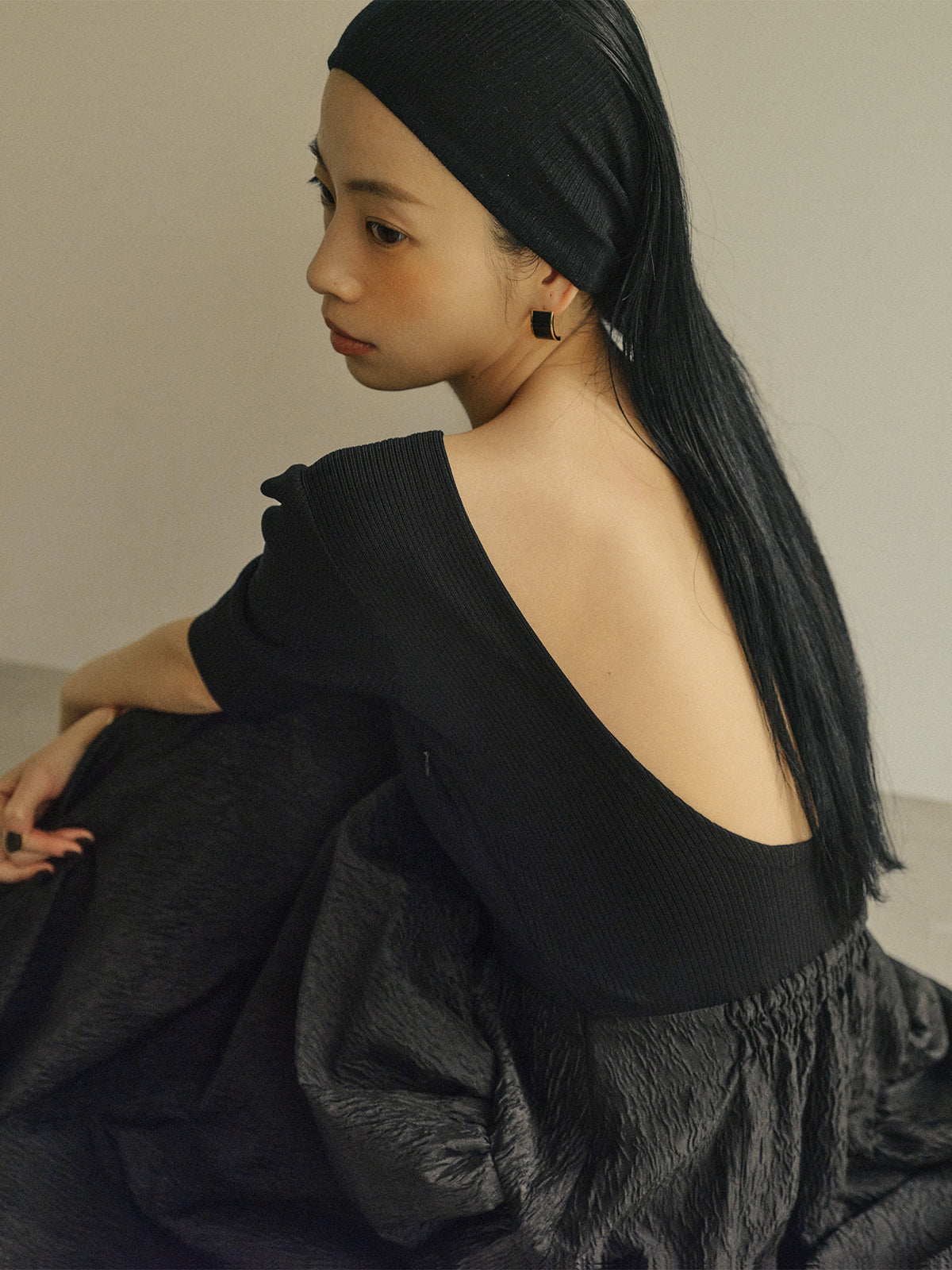 バックオープンカップインドッキングニットワンピース