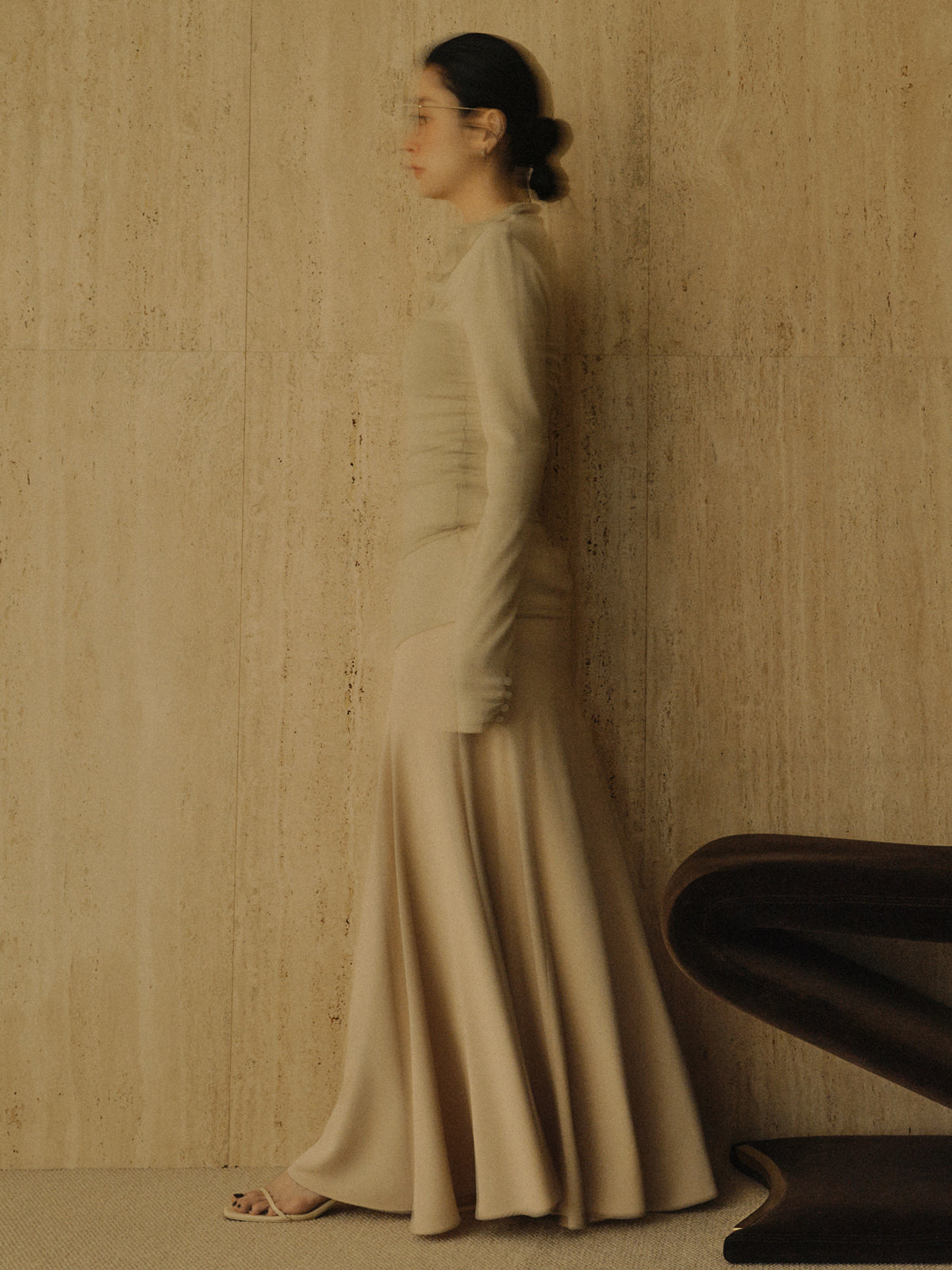 ライトダブルサテンボリュームナロースカート