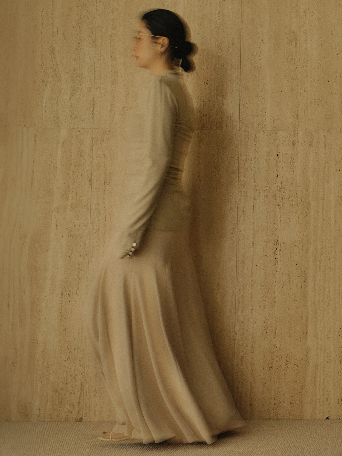 ライトダブルサテンボリュームナロースカート