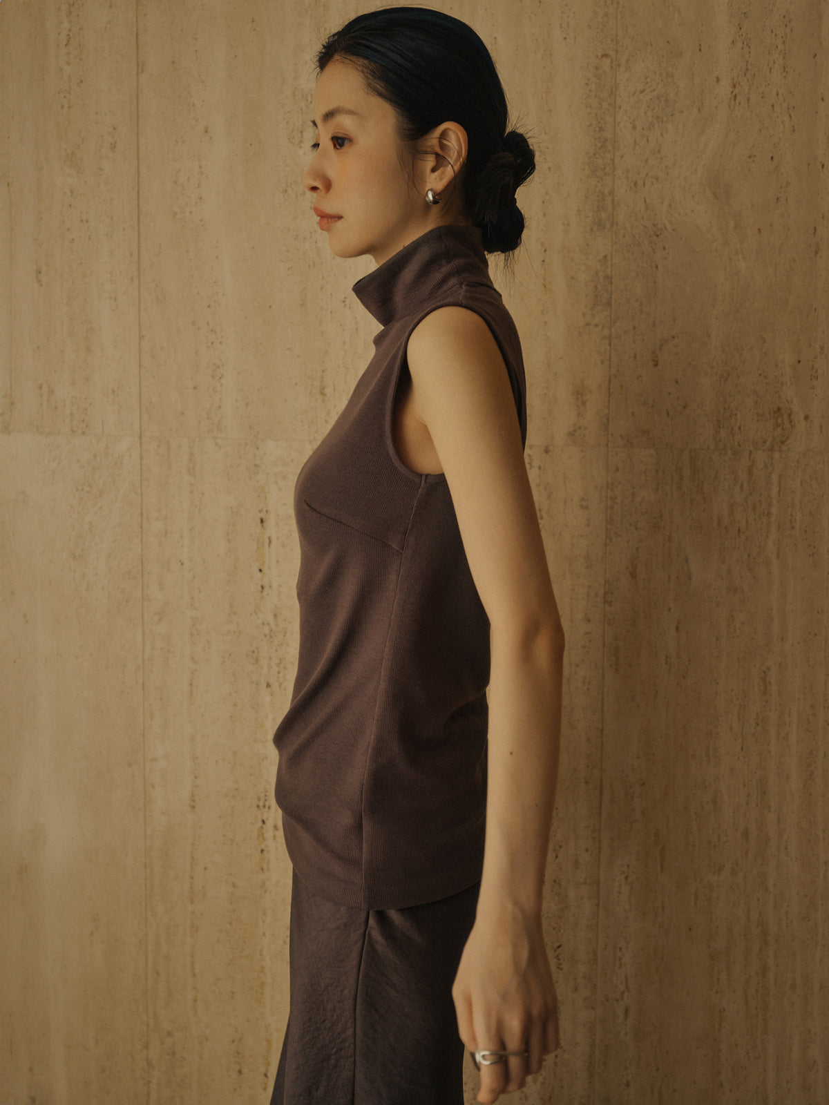 テンセルウールノースリーブカットトップス