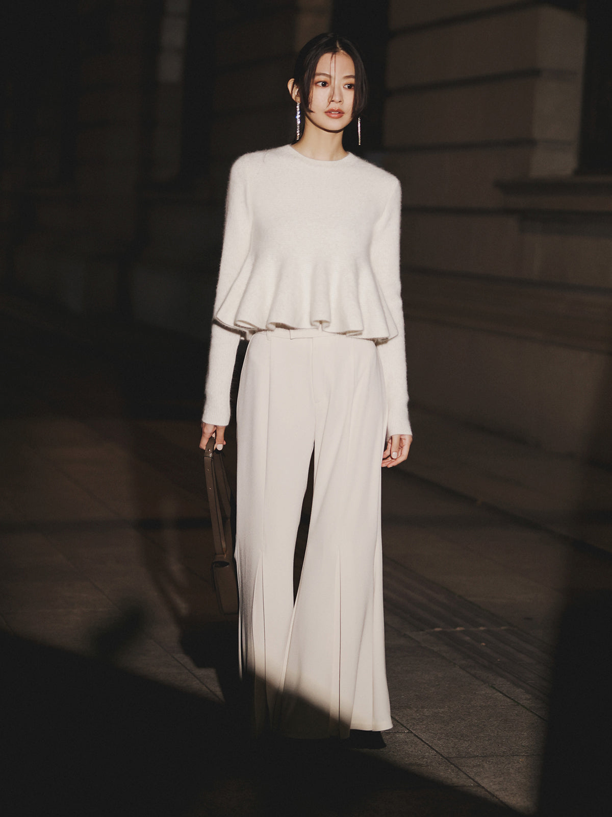 ánuans 公式サイト｜Tops