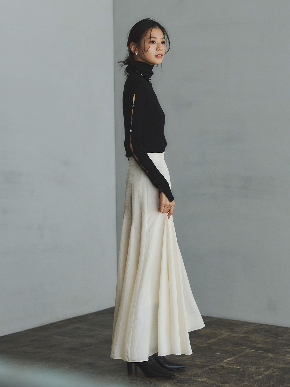 スラッシュリブニットトップス