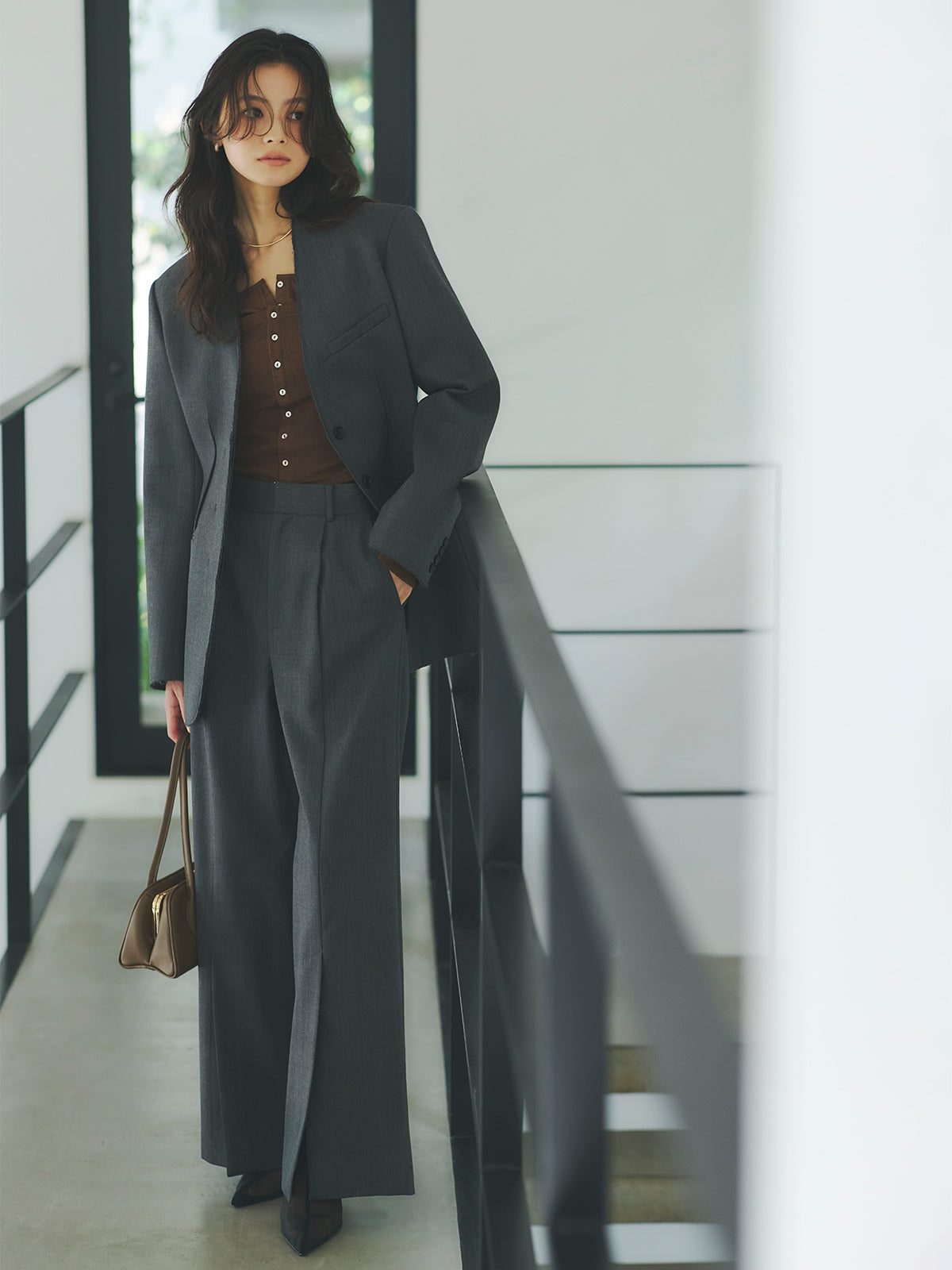 シルクカシミアブレンドデコルテリブニット