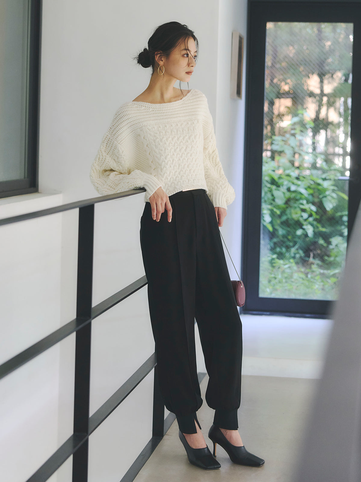 COLOR:BLACK