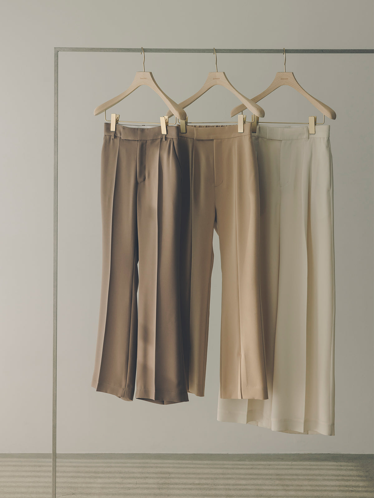 スリムフィットセミフレアパンツ スリムフィットセミフレアパンツ