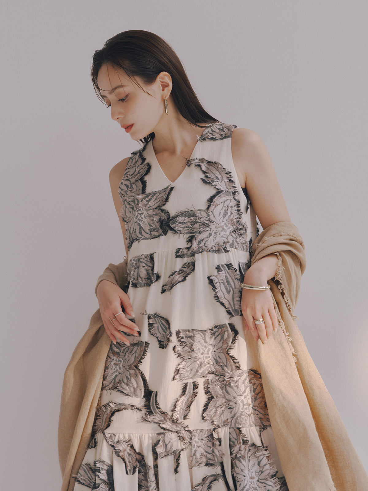 ボタニカルフラワーカットジャガードワンピース