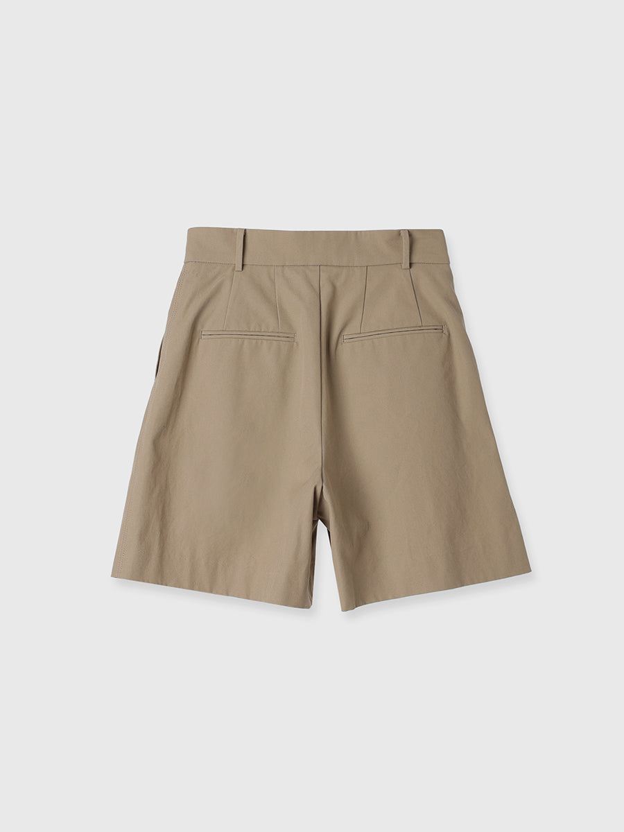 チノショートパンツ