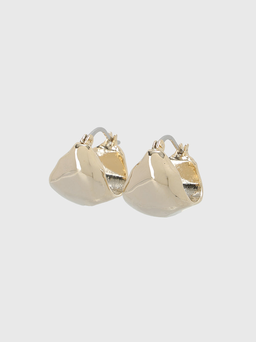 花の形状のゴールドメタルピアス 未来 フラワー モチーフのゴールドメタル ピアス の通販 - TIRAKITA.COM