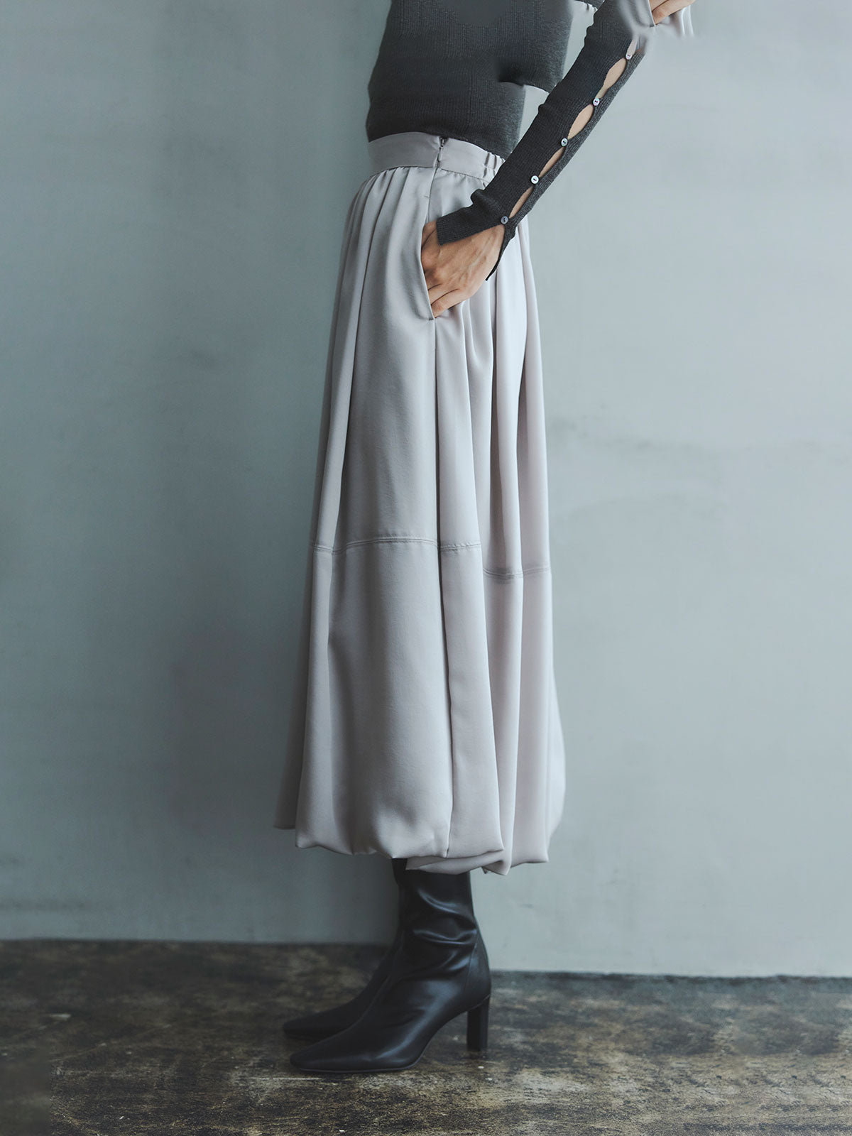 アセライクサテンバルーンスカート