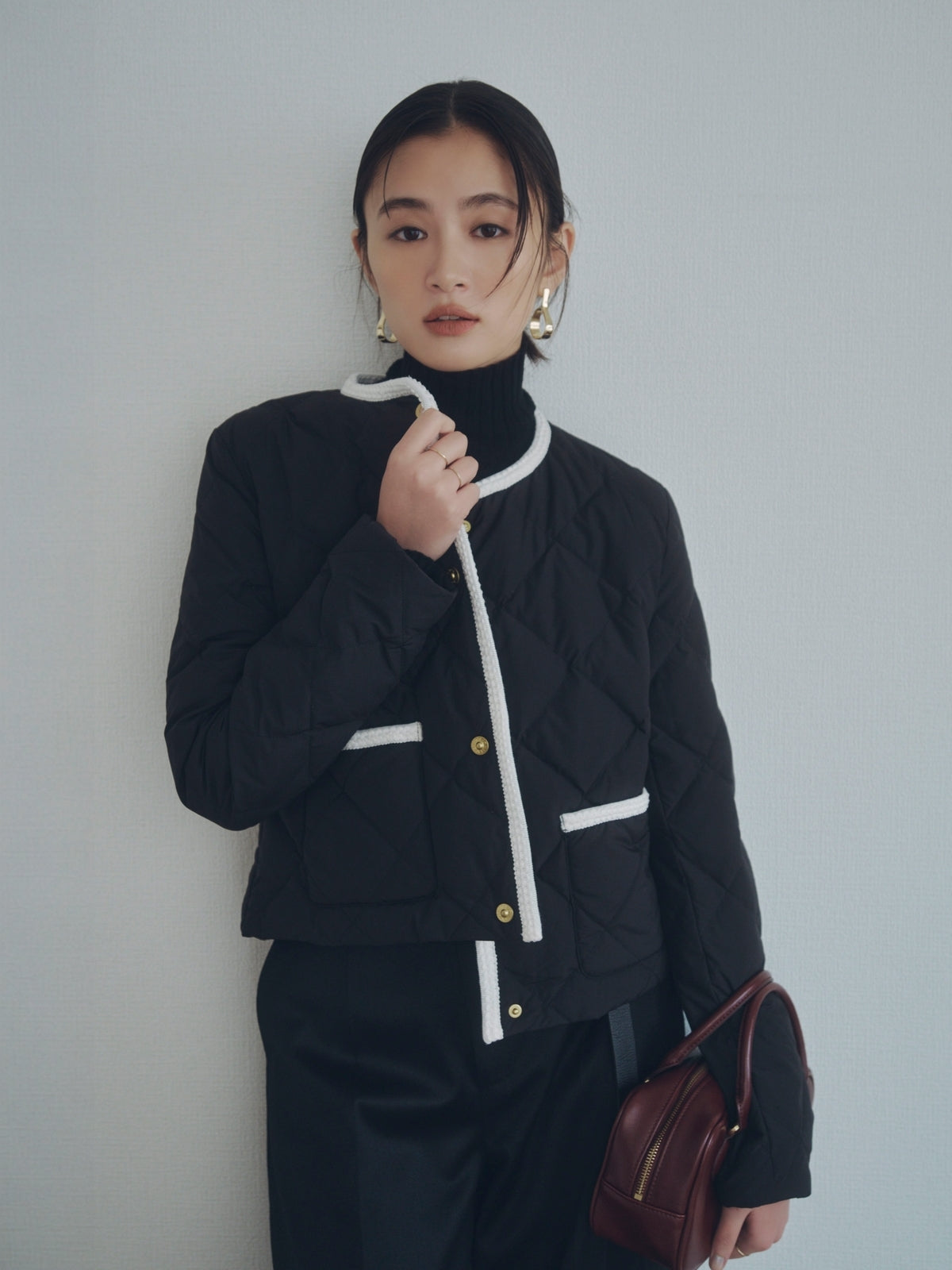 COLOR:BLACK