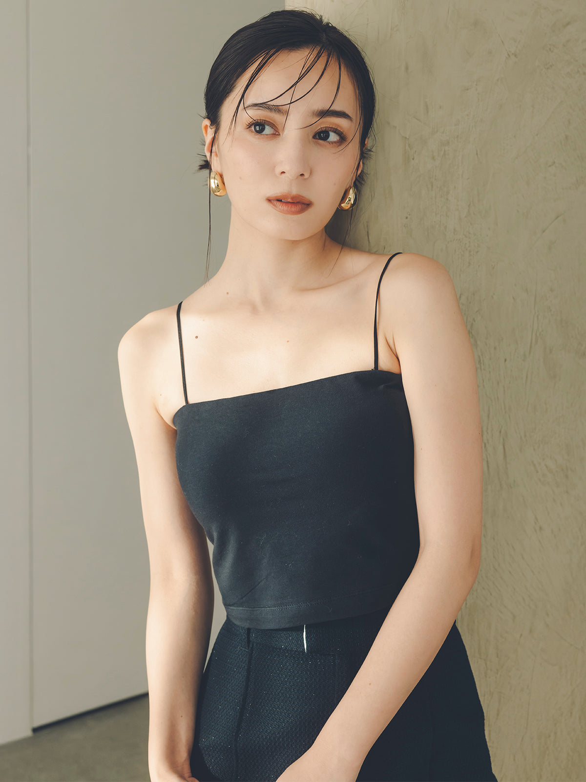 COLOR:BLACK