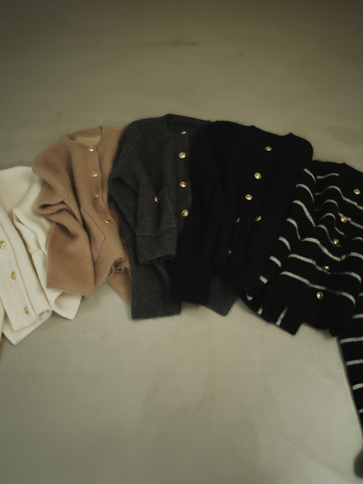 カシミヤブレンドノーカラーニットジャケット