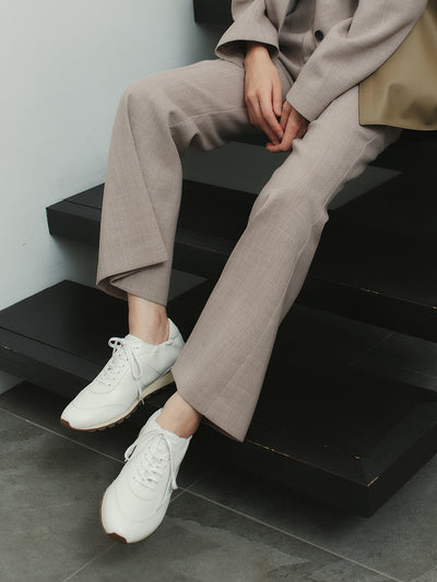 COLOR:WHITE