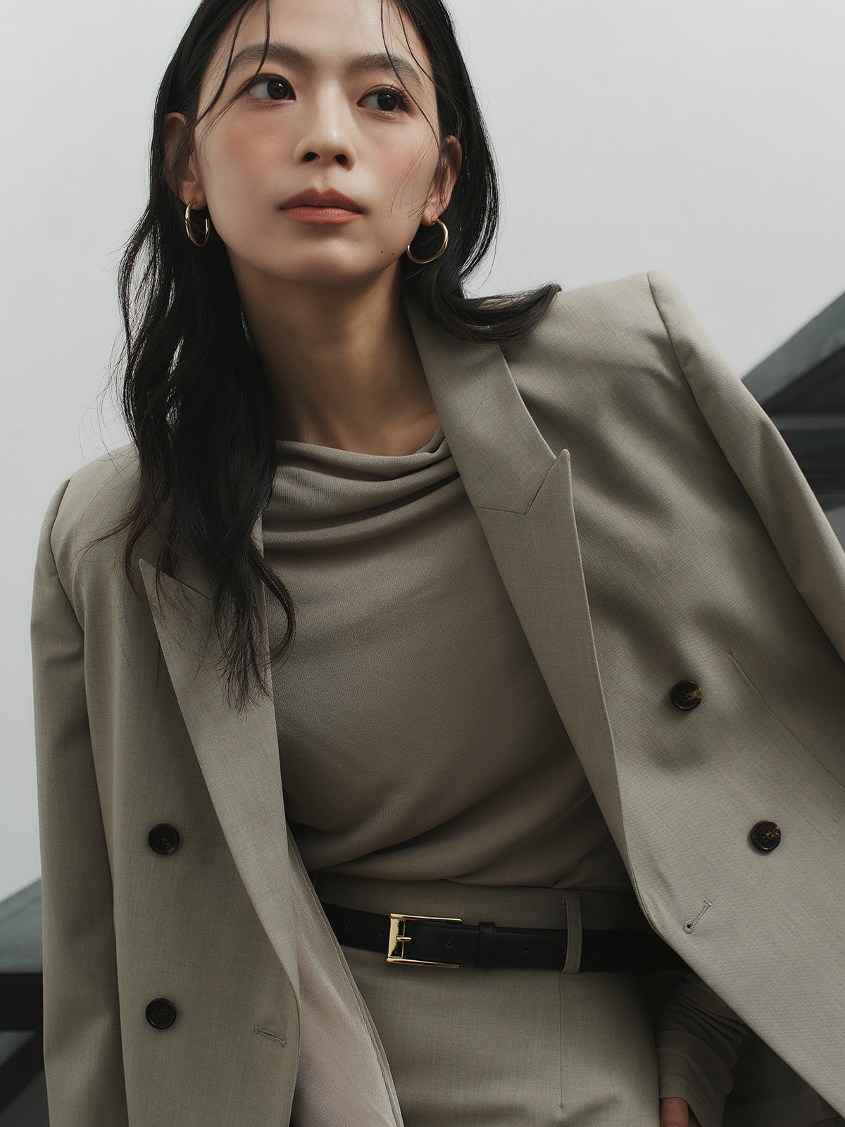 ピークドラペルダブルジャケット