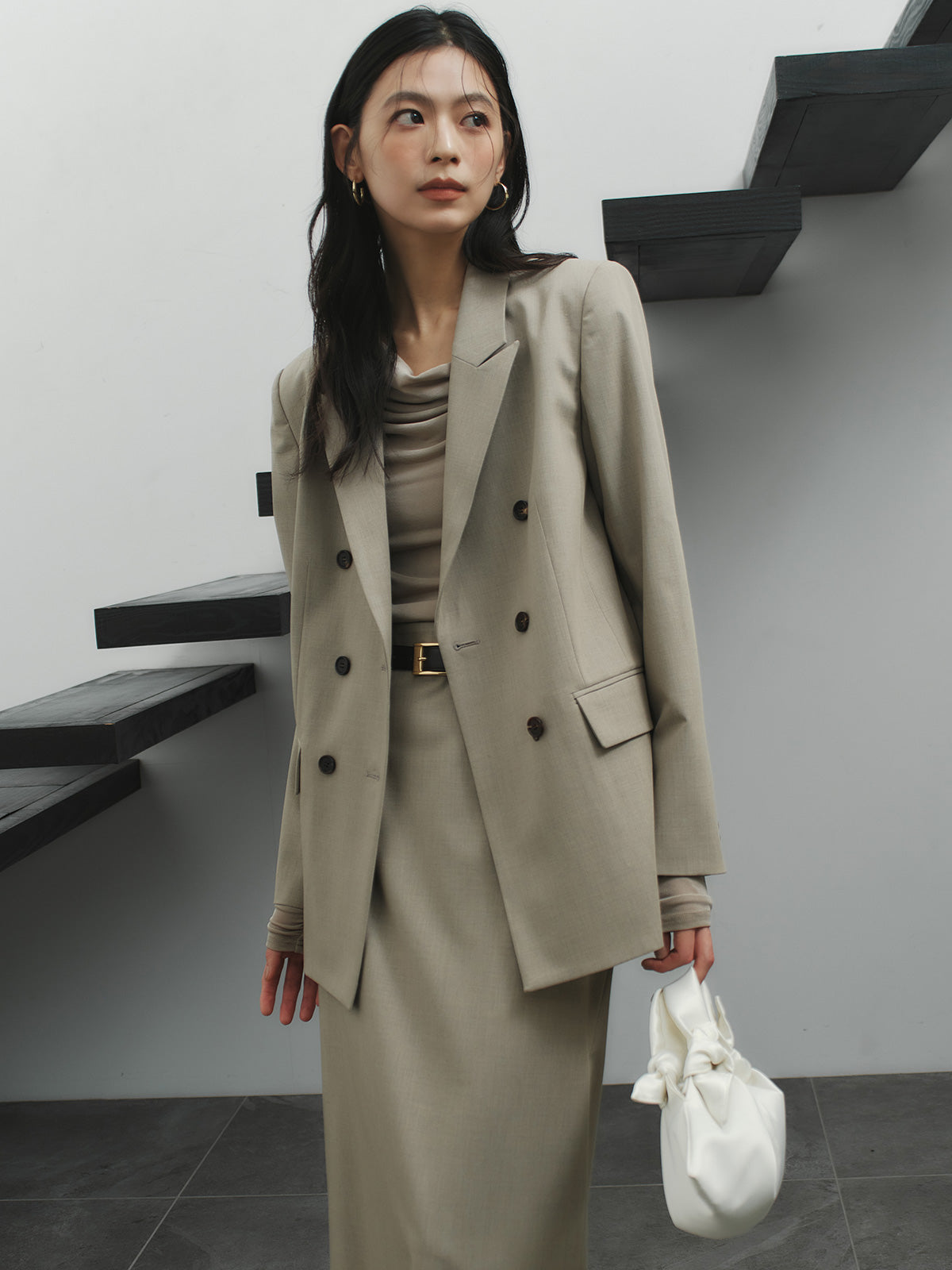 ペンシルミドルスカート