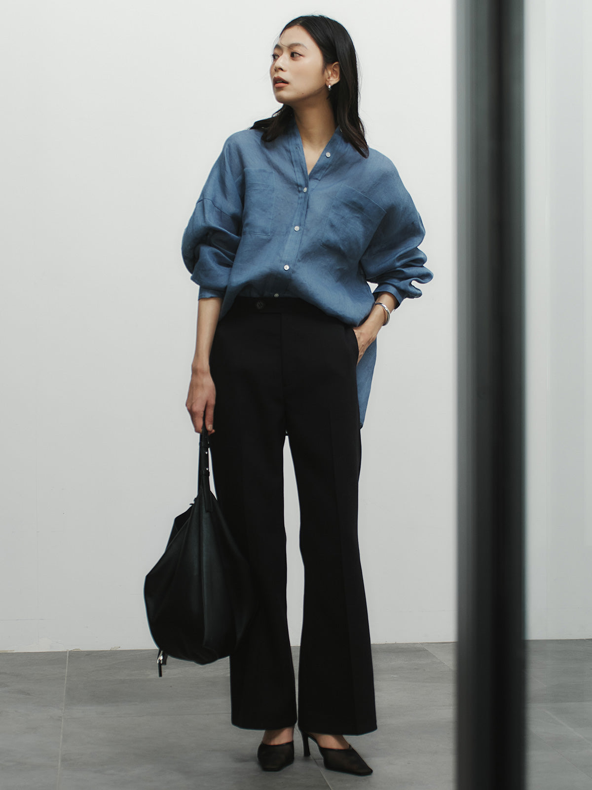 シンプルリネンシャツ