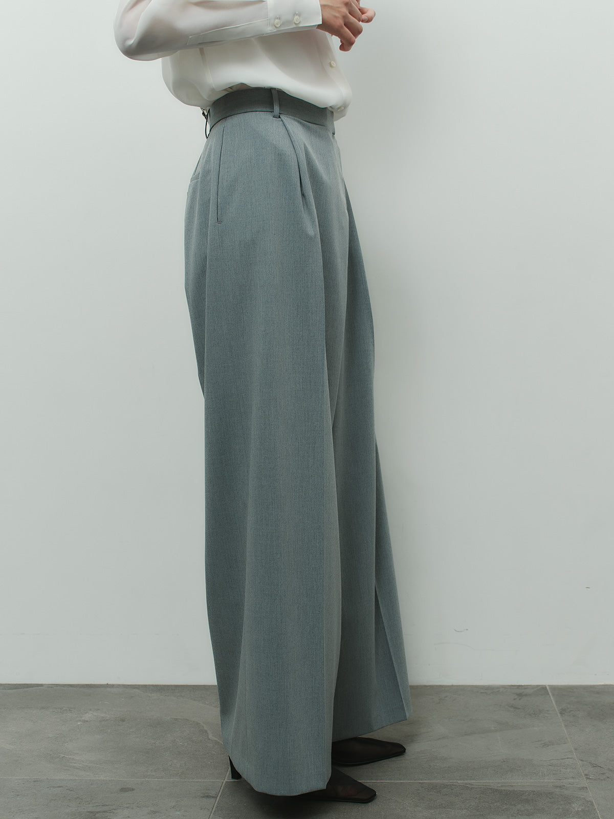 アシメデザインワイドパンツ