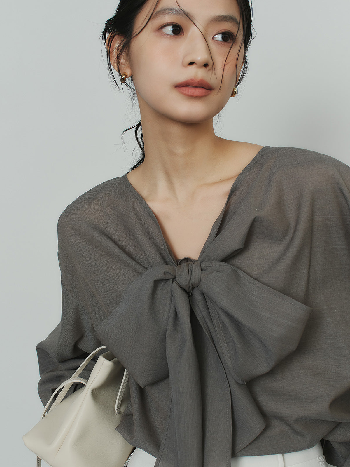 フロントリボンブラウス