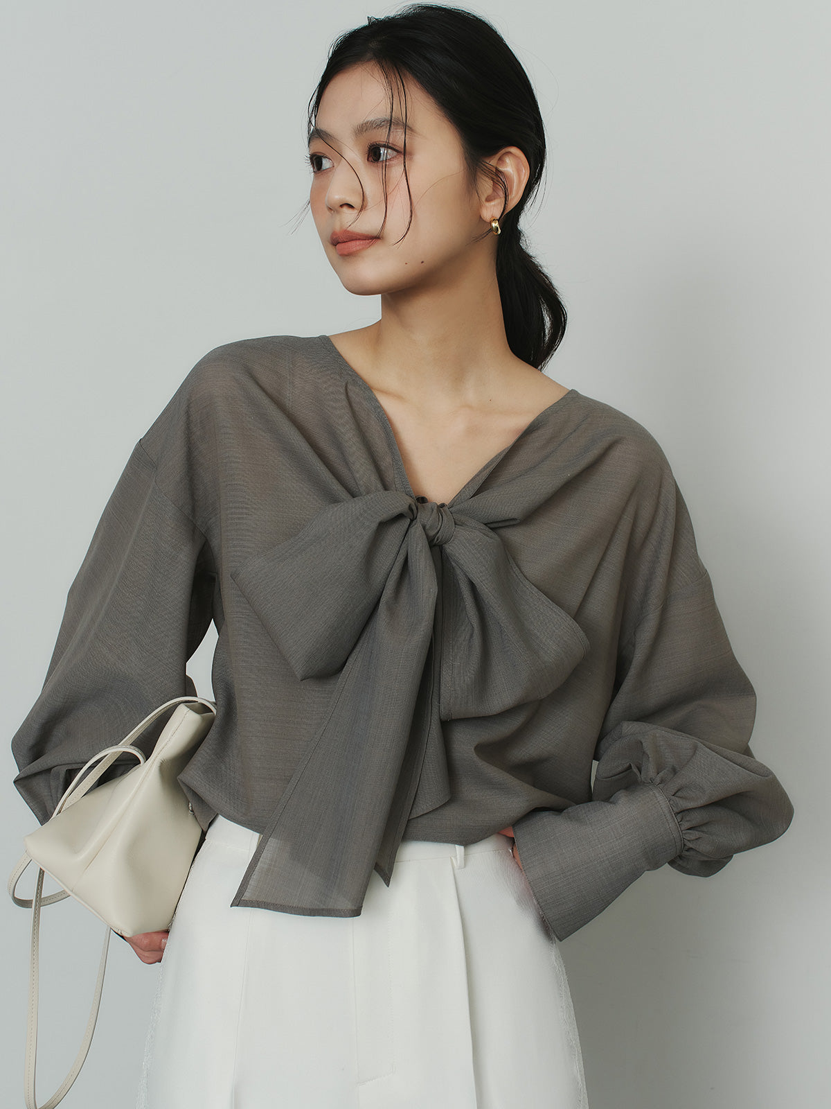 フロントリボンブラウス