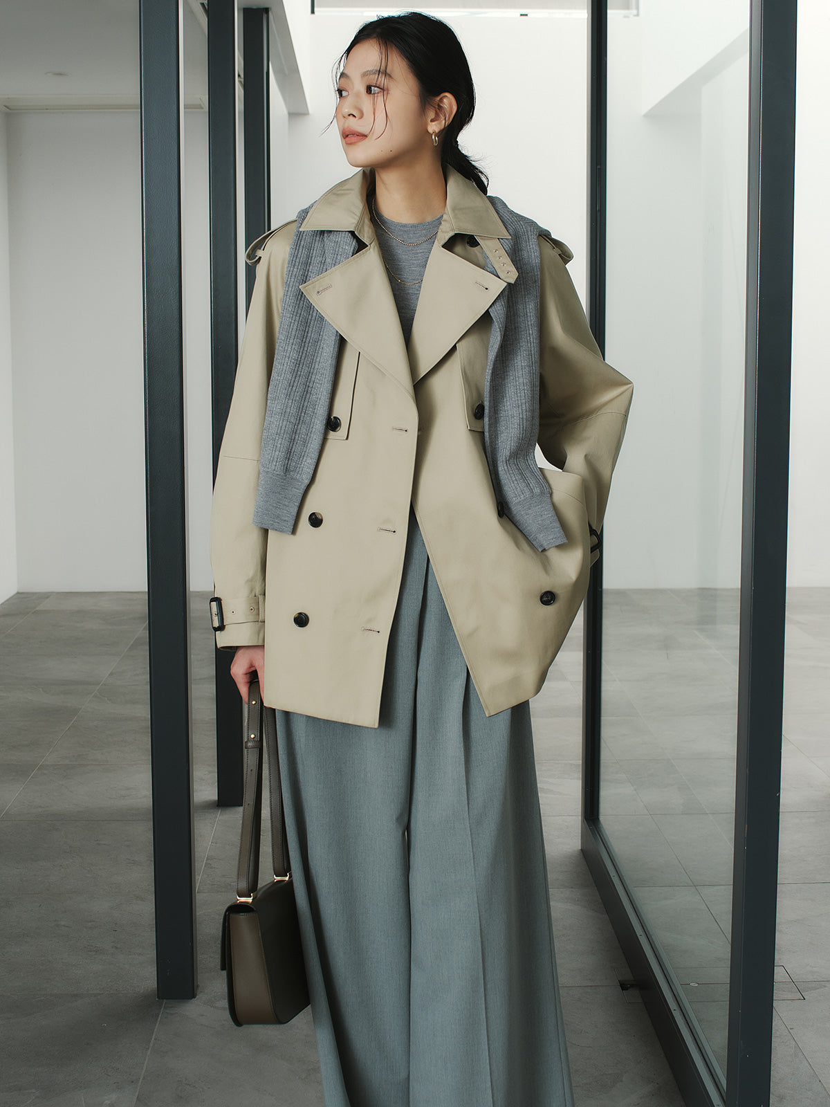 ハーフオーバートレンチコート