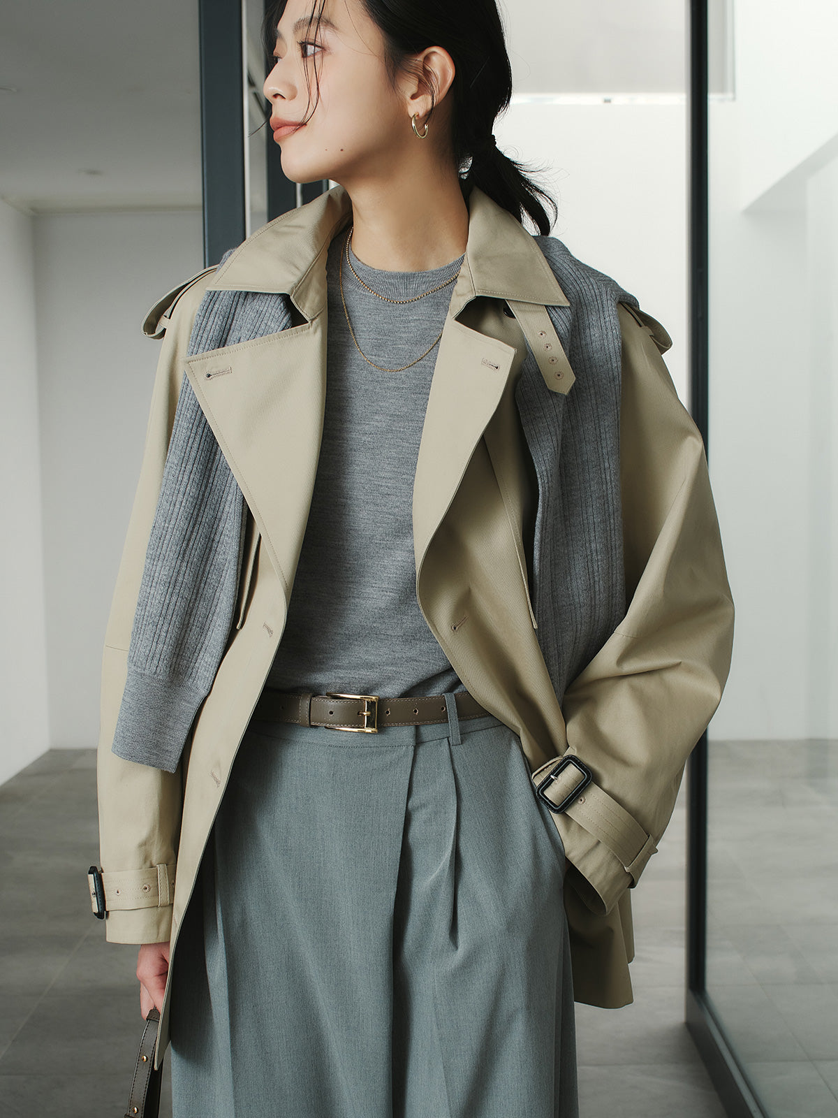 ハーフオーバートレンチコート