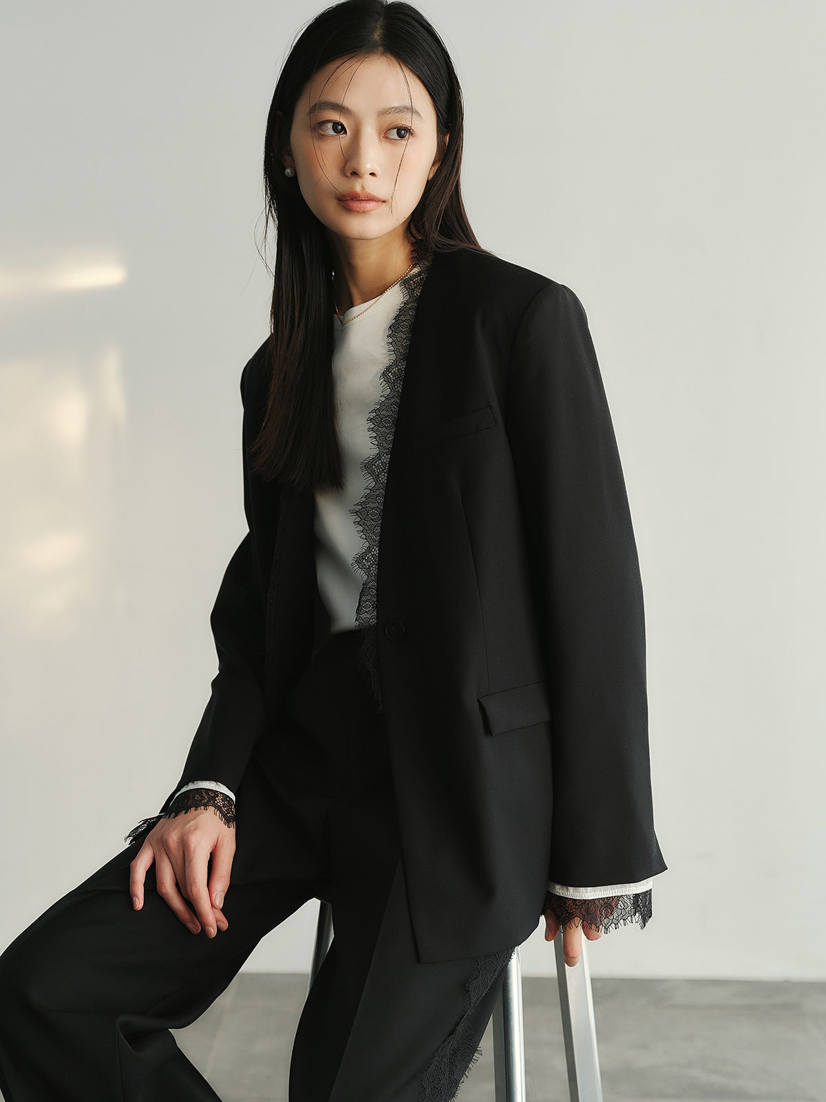 レーストリムノーカラージャケット