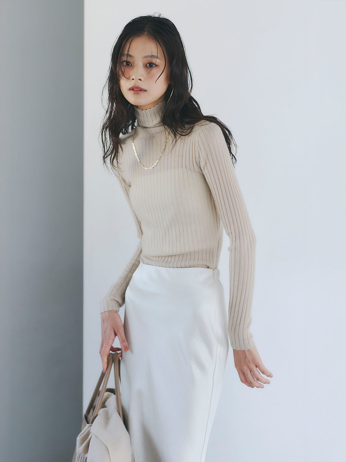 カシミヤ100シアータートルネックプルオーバー