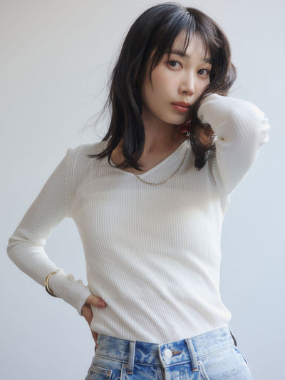 COLOR:WHITE