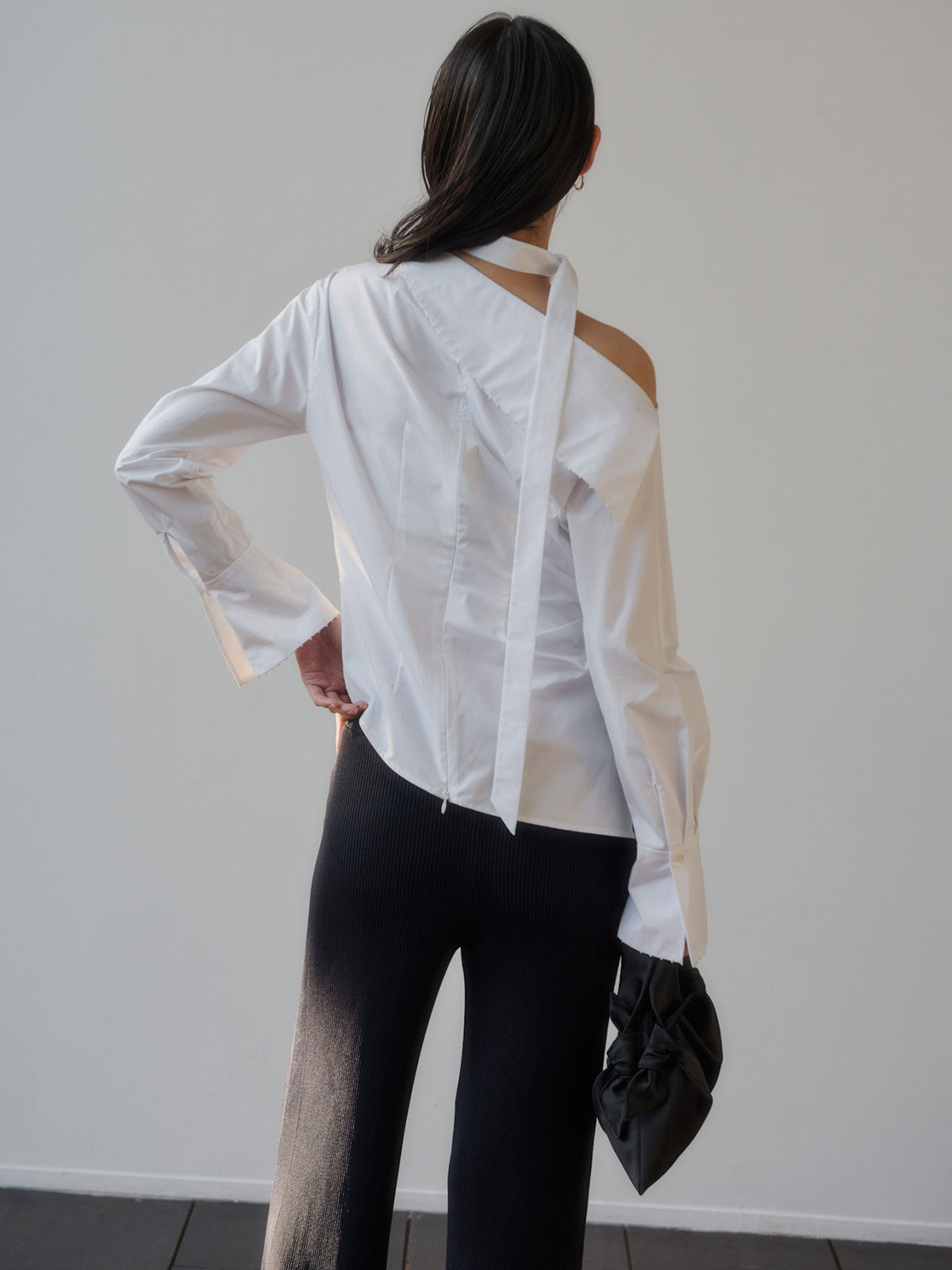 スライドネックスカーフブラウス