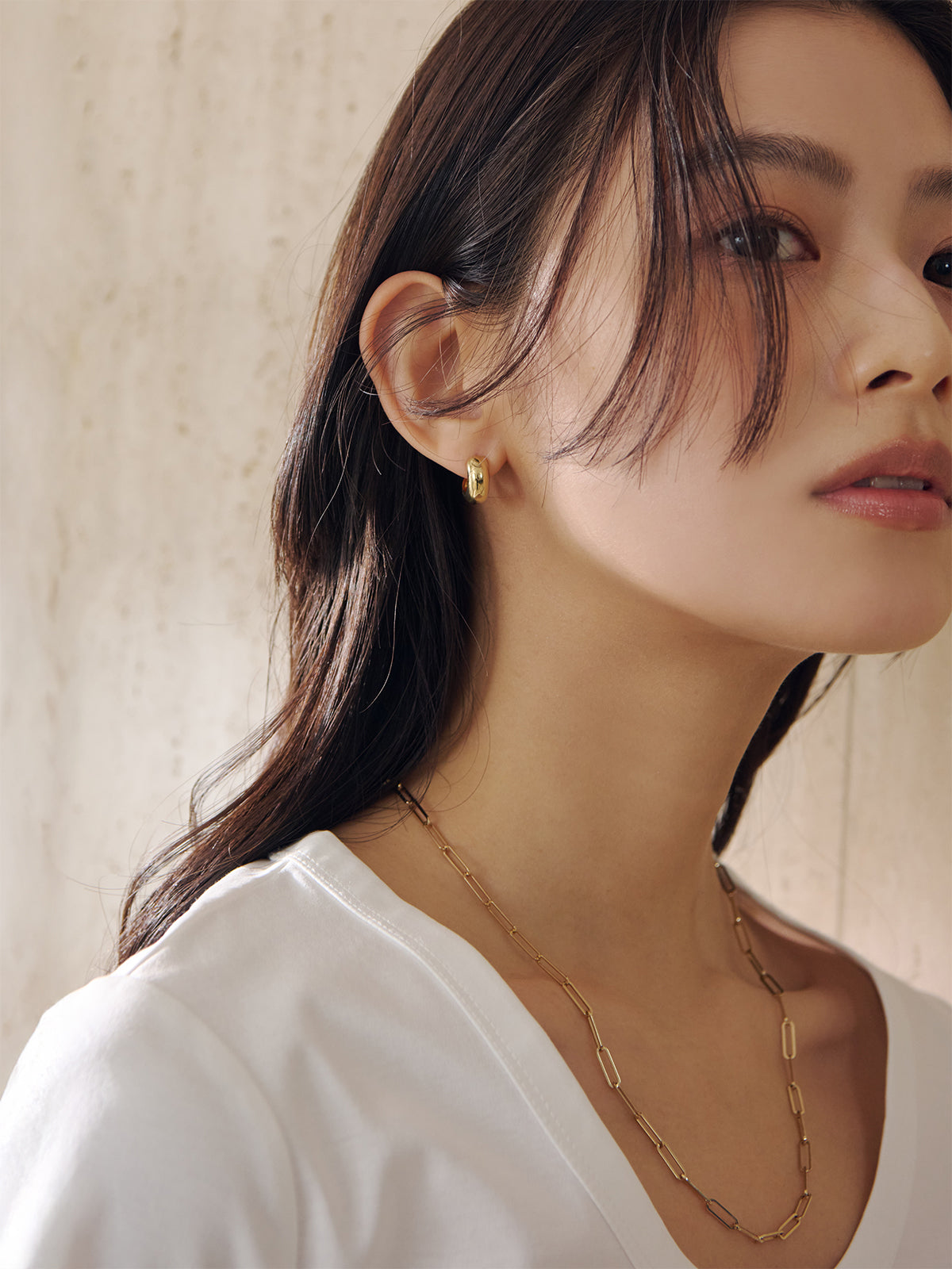 실크 터치 코튼 U넥 티