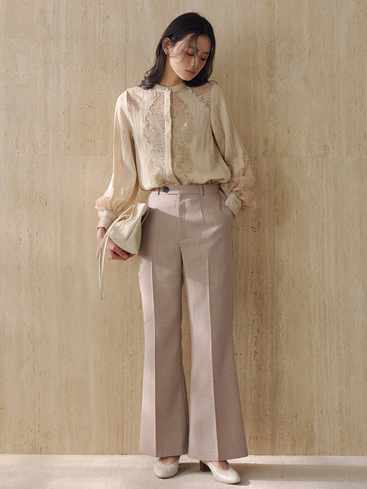 レースフレームボリュームブラウス