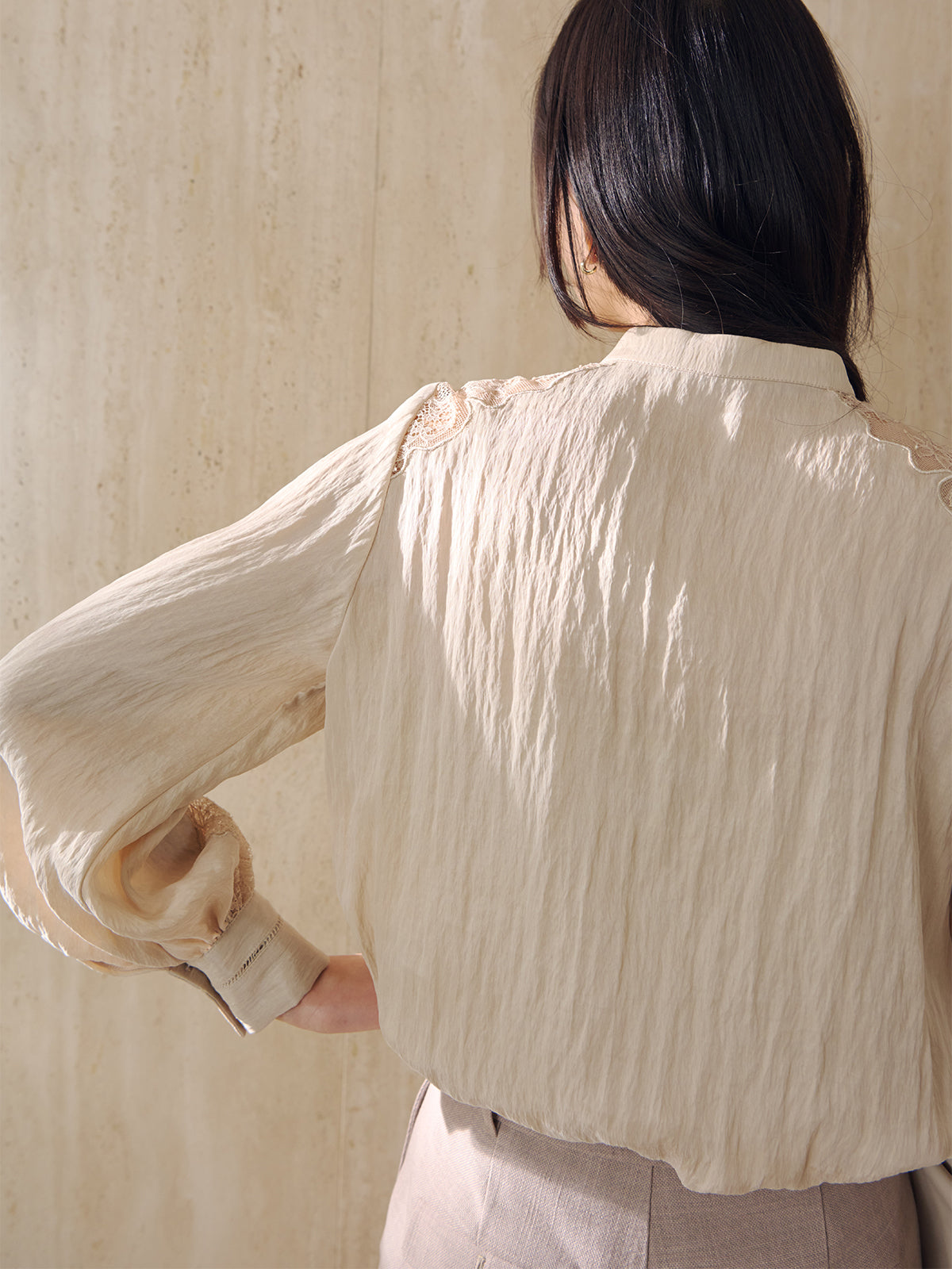 レースフレームボリュームブラウス