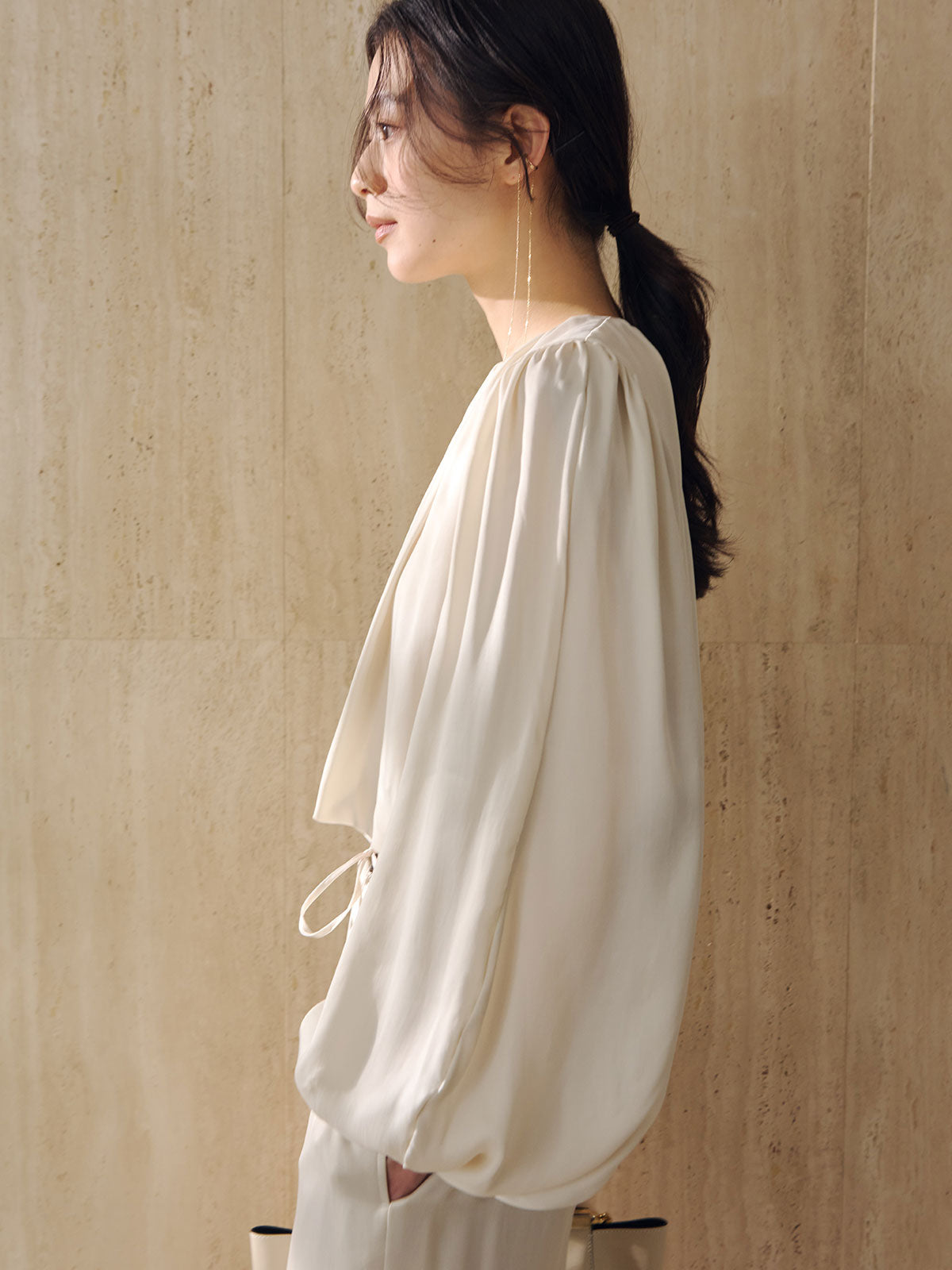 キュプラドレープブラウス