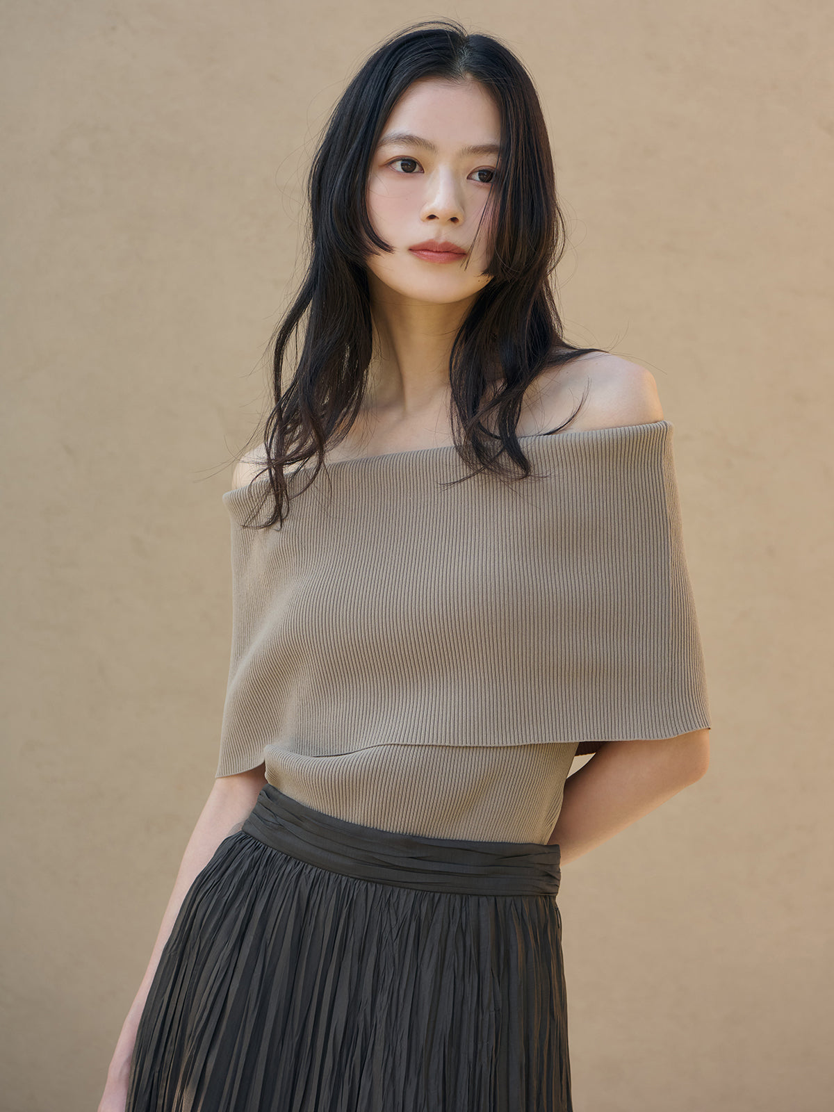 ソフトフィットオフショルニットトップス