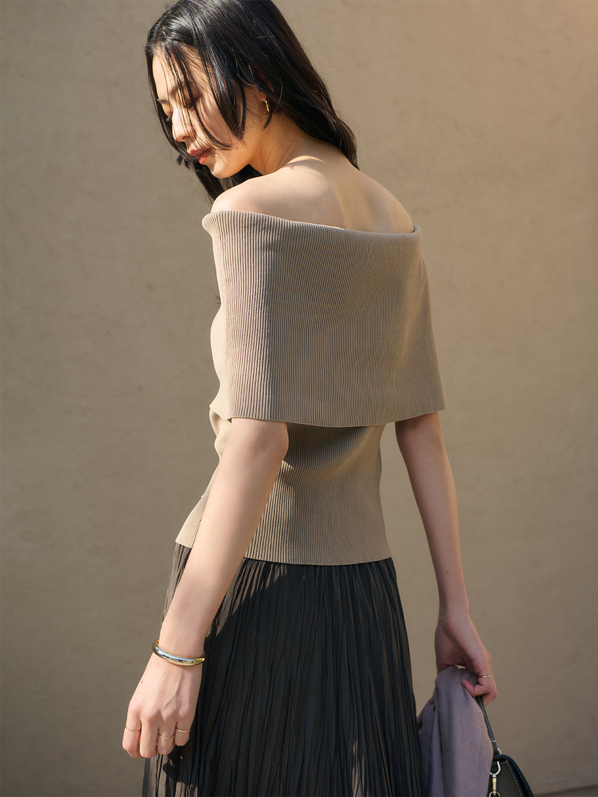 ソフトフィットオフショルニットトップス