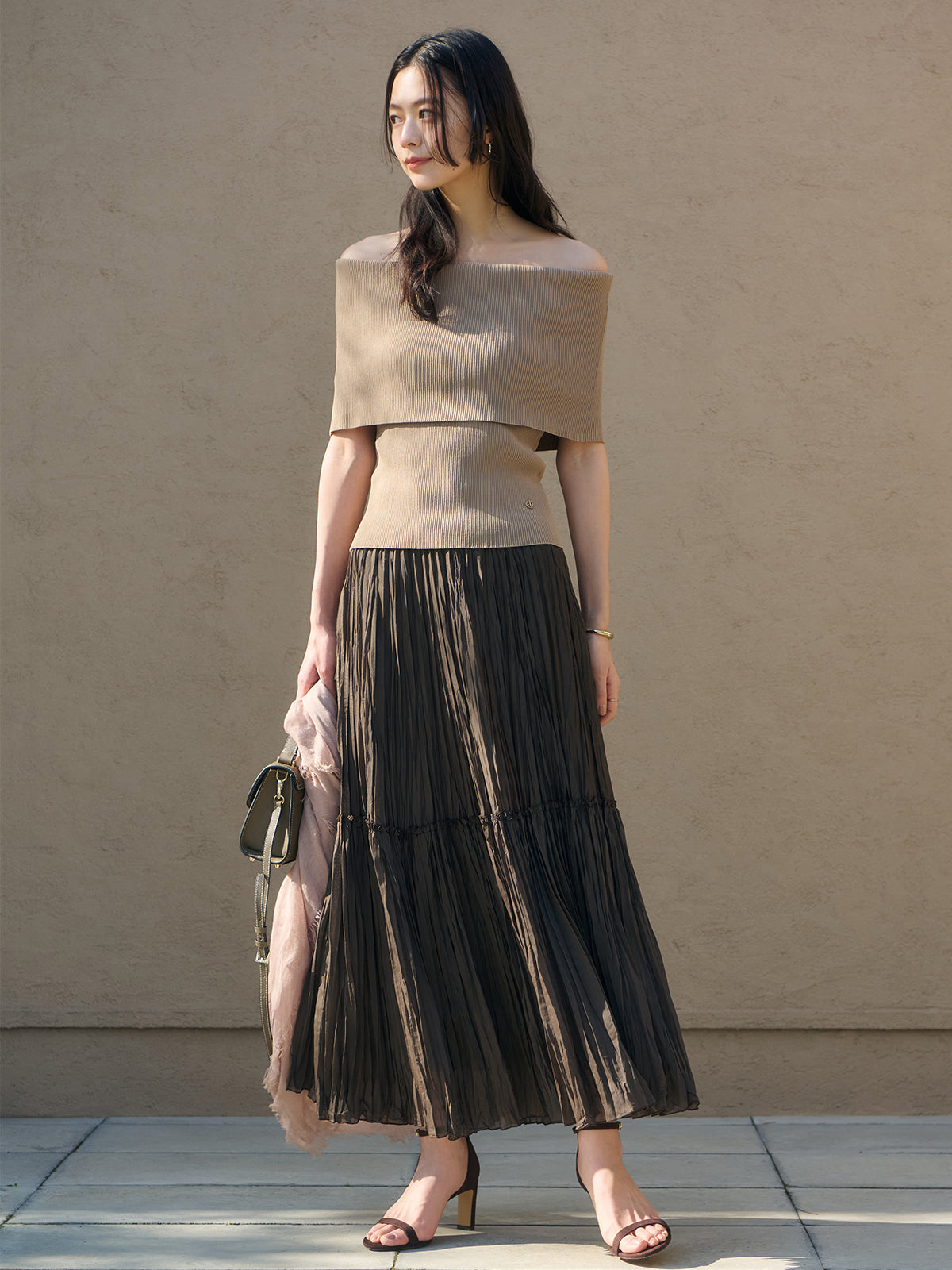 ソフトフィットオフショルニットトップス